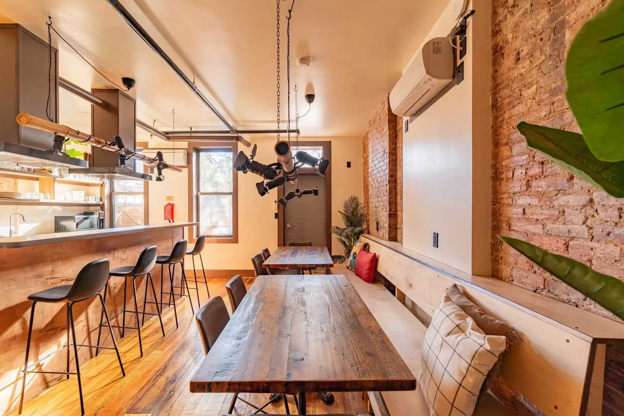 Bushwick 262, New York - New York City, New York, United States - Amenities