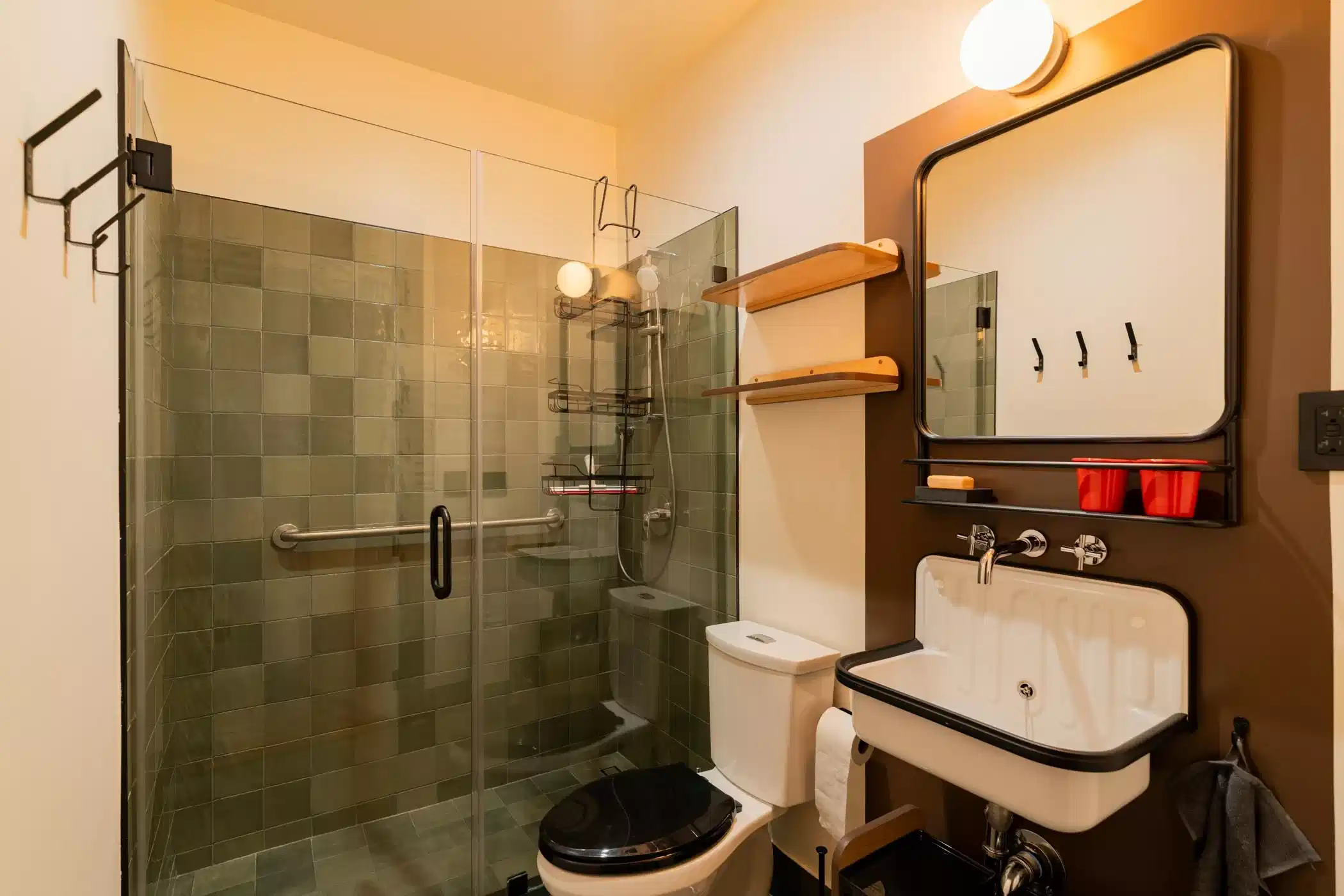 Amenities?w=400&h=260&fit=crop&q=40&auto=format&trim=auto