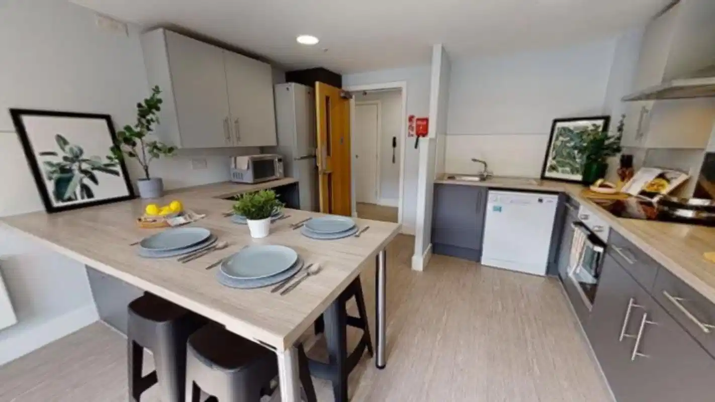 Amenities?w=400&h=260&fit=crop&q=40&auto=format&trim=auto