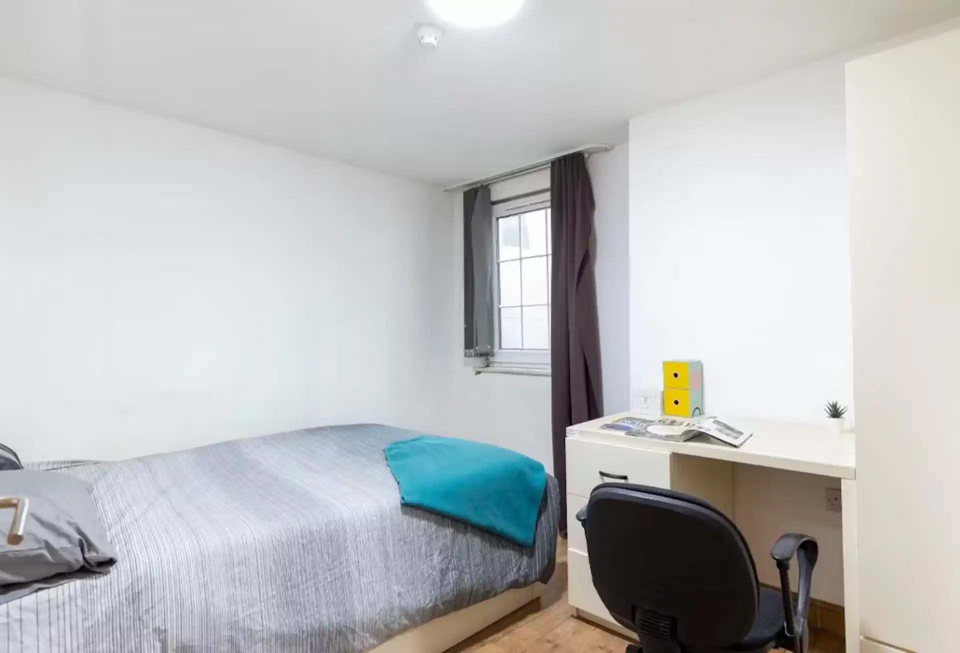 120 Charles Street, Leicester - Leicester, England, United Kingdom - Premier 2 Bed - Bedroom