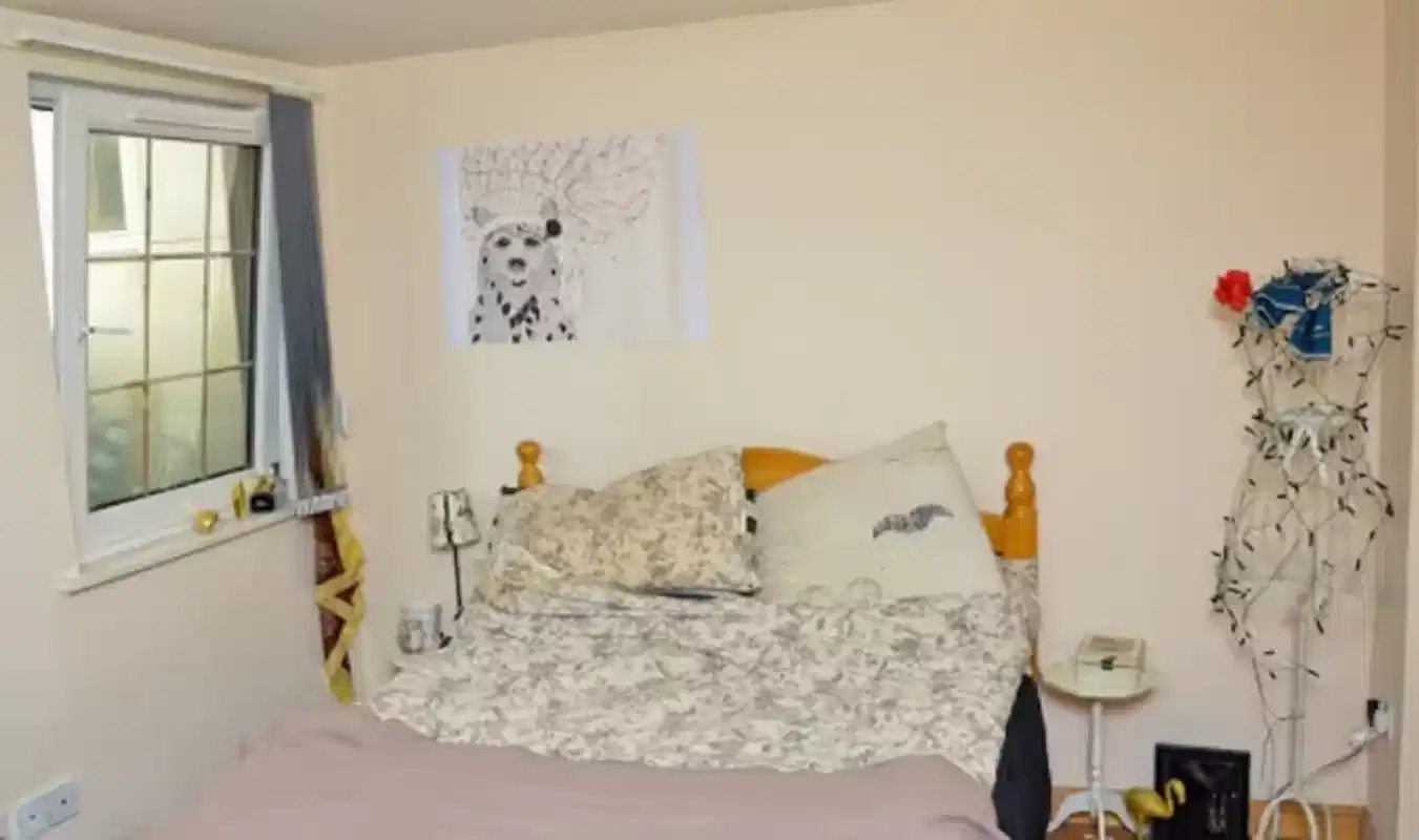 Premier 2 Bed - Bedroom?w=400&h=260&fit=crop&q=40&auto=format&trim=auto