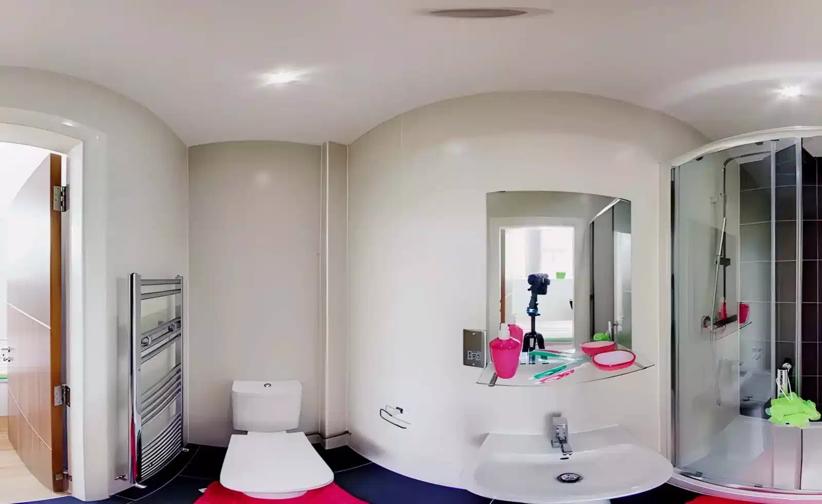 Common Area?w=400&h=260&fit=crop&q=40&auto=format&trim=auto