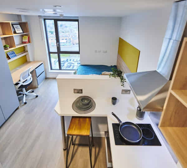 Amenities?w=400&h=260&fit=crop&q=40&auto=format&trim=auto