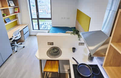 Amenities?w=400&h=260&fit=crop&q=40&auto=format&trim=auto