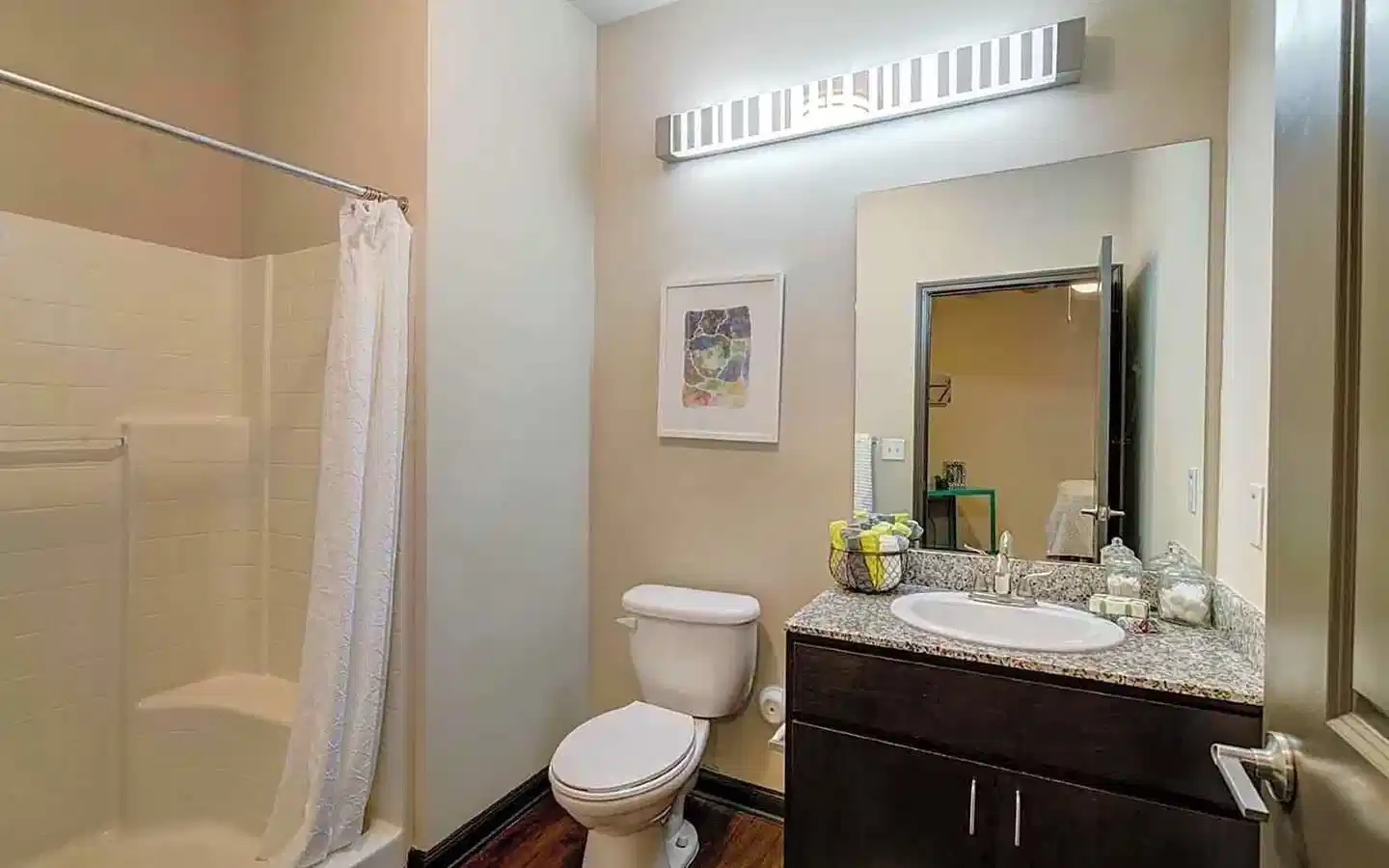 Kitchen?w=400&h=260&fit=crop&q=40&auto=format&trim=auto