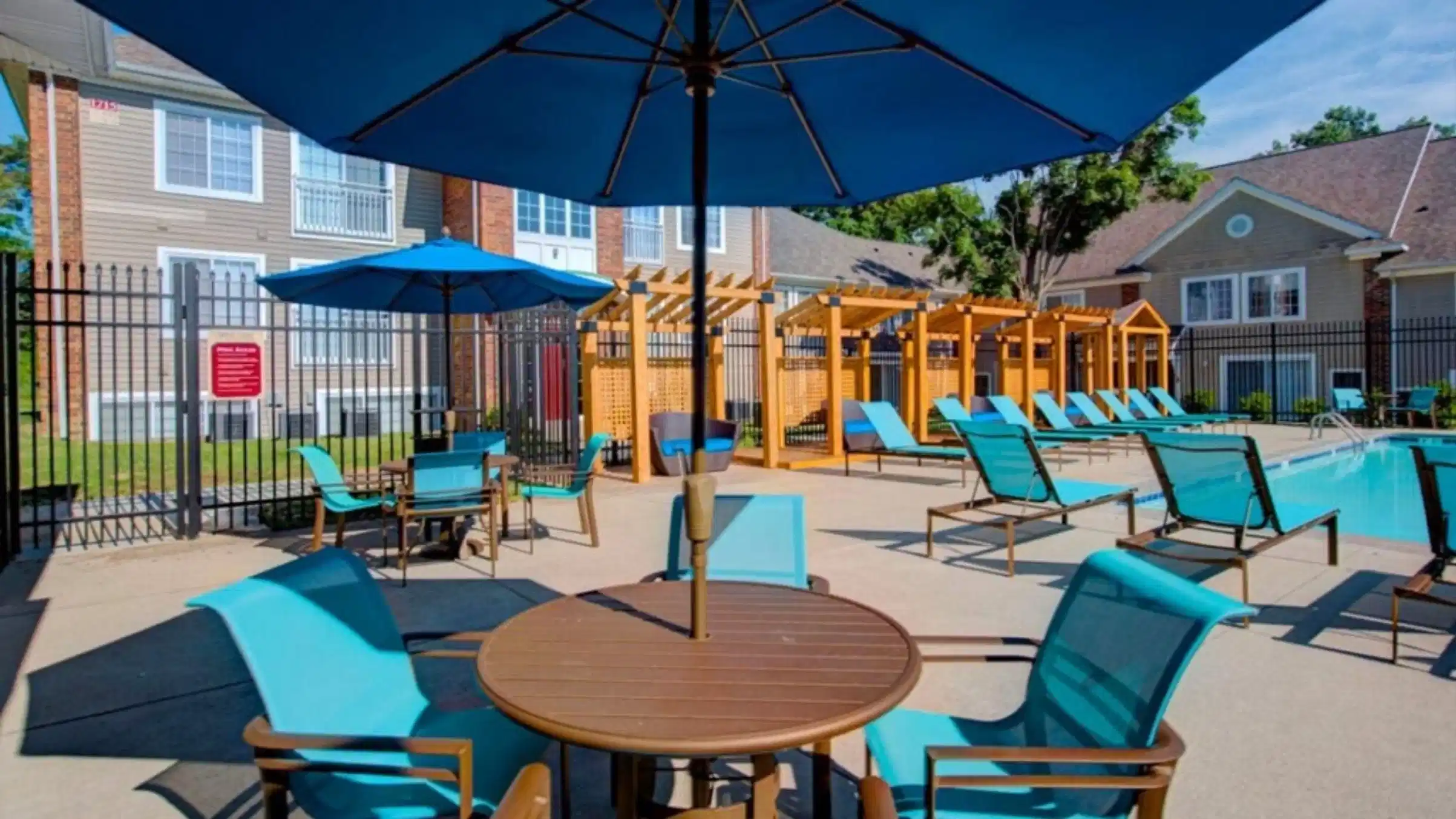 Campus Court At Knollwood, Kalamazoo - Kalamazoo, Michigan, United States - Exterior