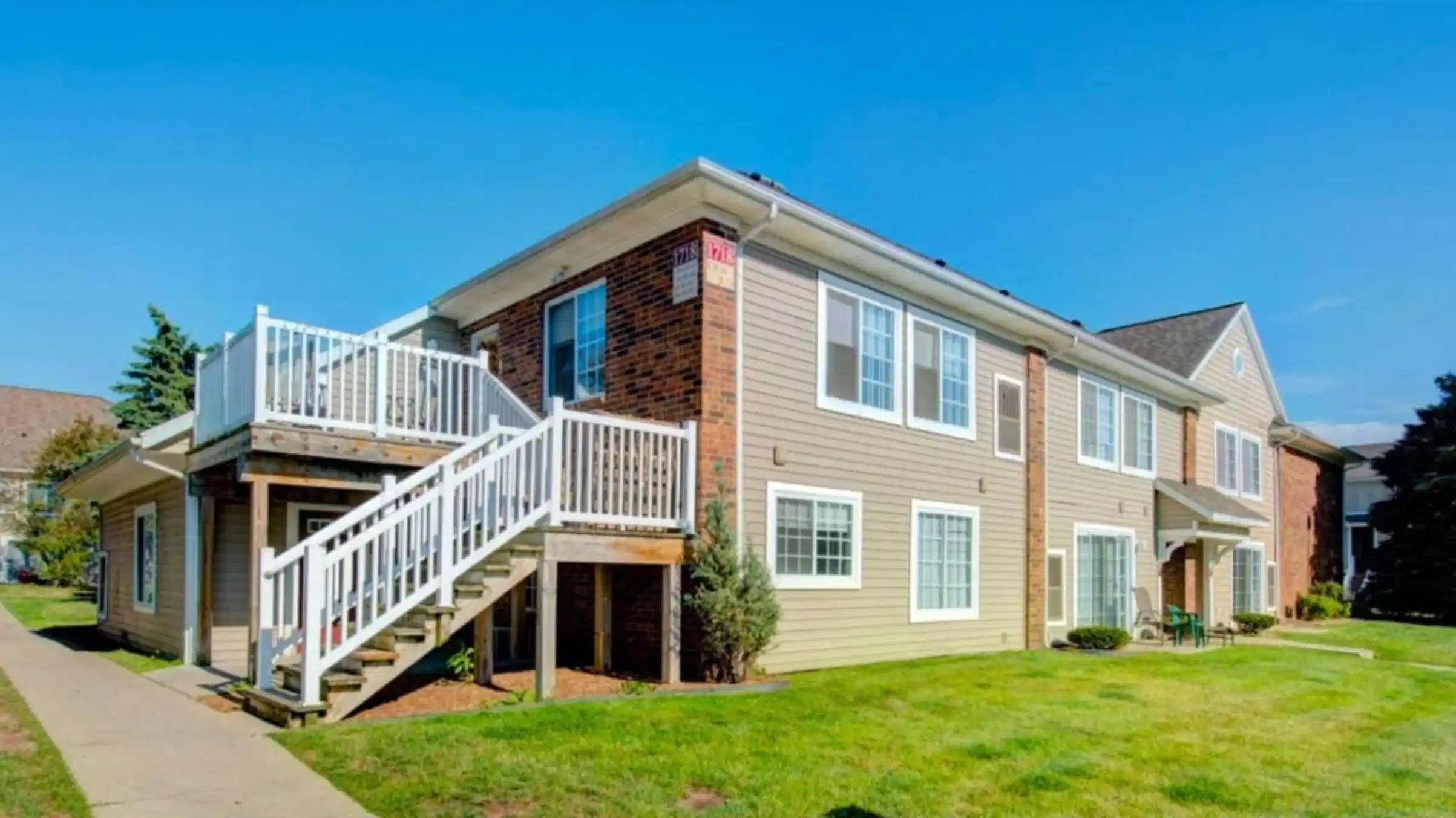 Campus Court At Knollwood, Kalamazoo - Kalamazoo, Michigan, United States - Exterior