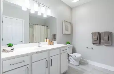 Pennbrook Station Apartments, Lansdale - Philadelphia, Pennsylvania, United States - Bathroom