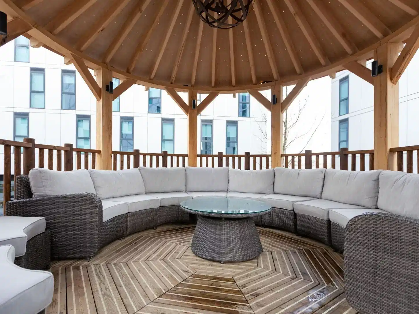 Pavilion Court, London 5