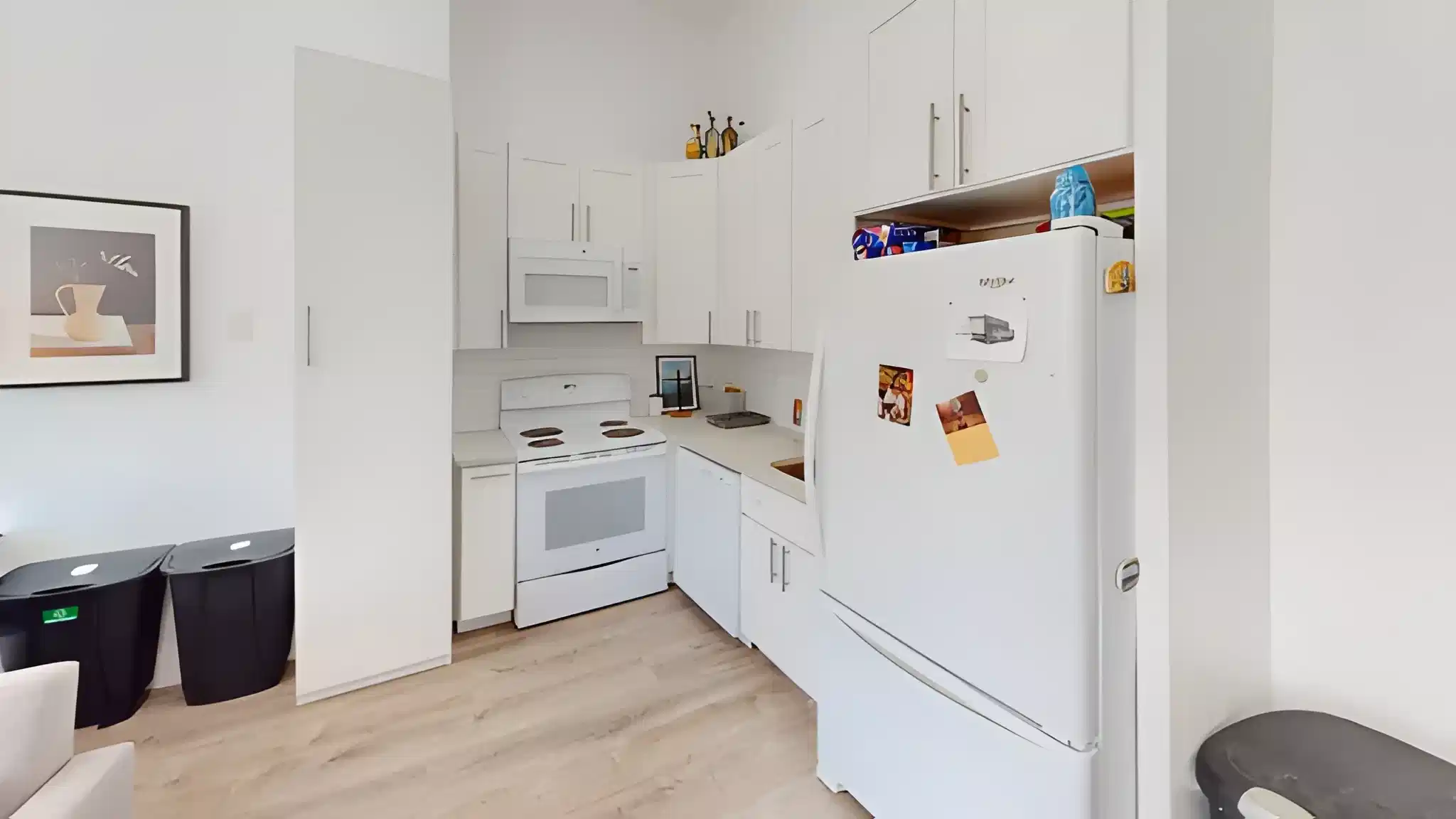 Amenities?w=400&h=260&fit=crop&q=40&auto=format&trim=auto