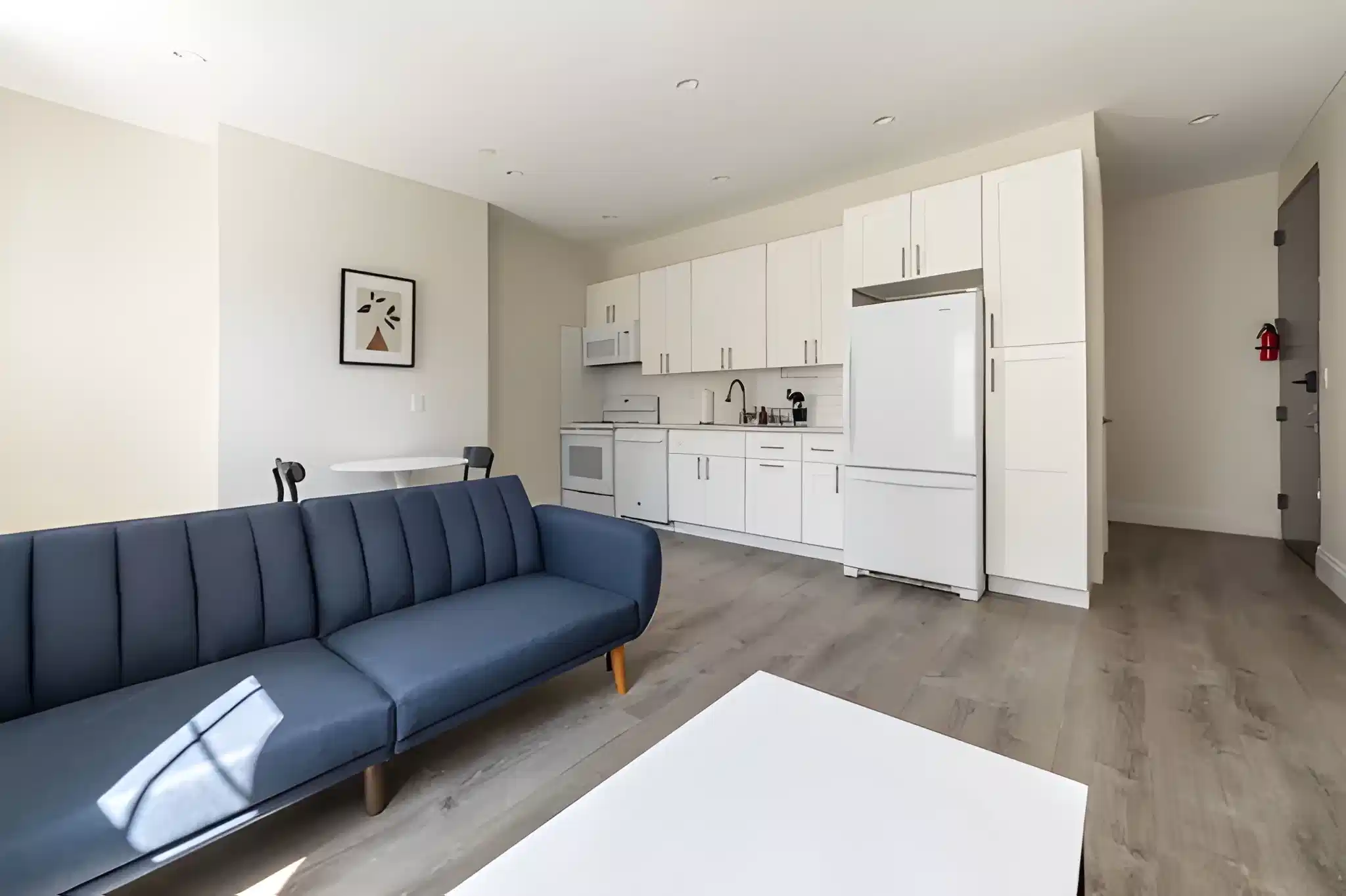 Amenities?w=400&h=260&fit=crop&q=40&auto=format&trim=auto