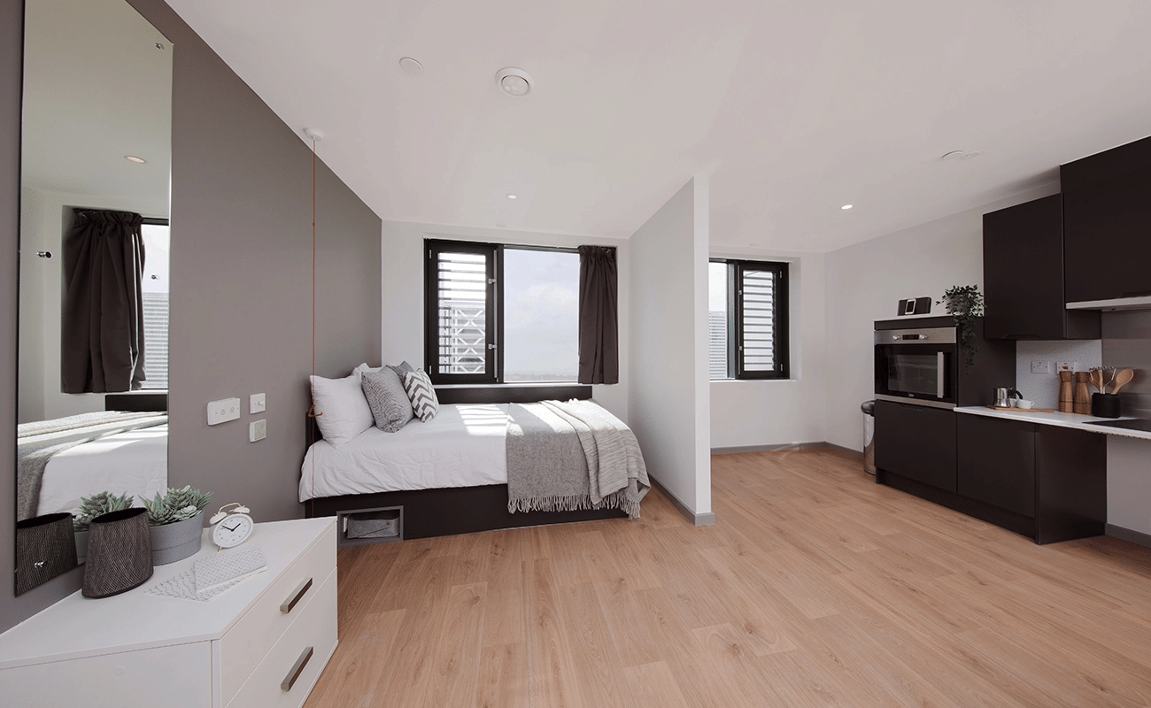 White Rose View, Leeds - Leeds, England, United Kingdom - Bedroom