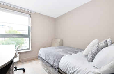 Amenities?w=400&h=260&fit=crop&q=40&auto=format&trim=auto