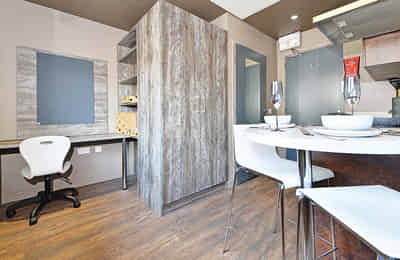Amenities?w=400&h=260&fit=crop&q=40&auto=format&trim=auto