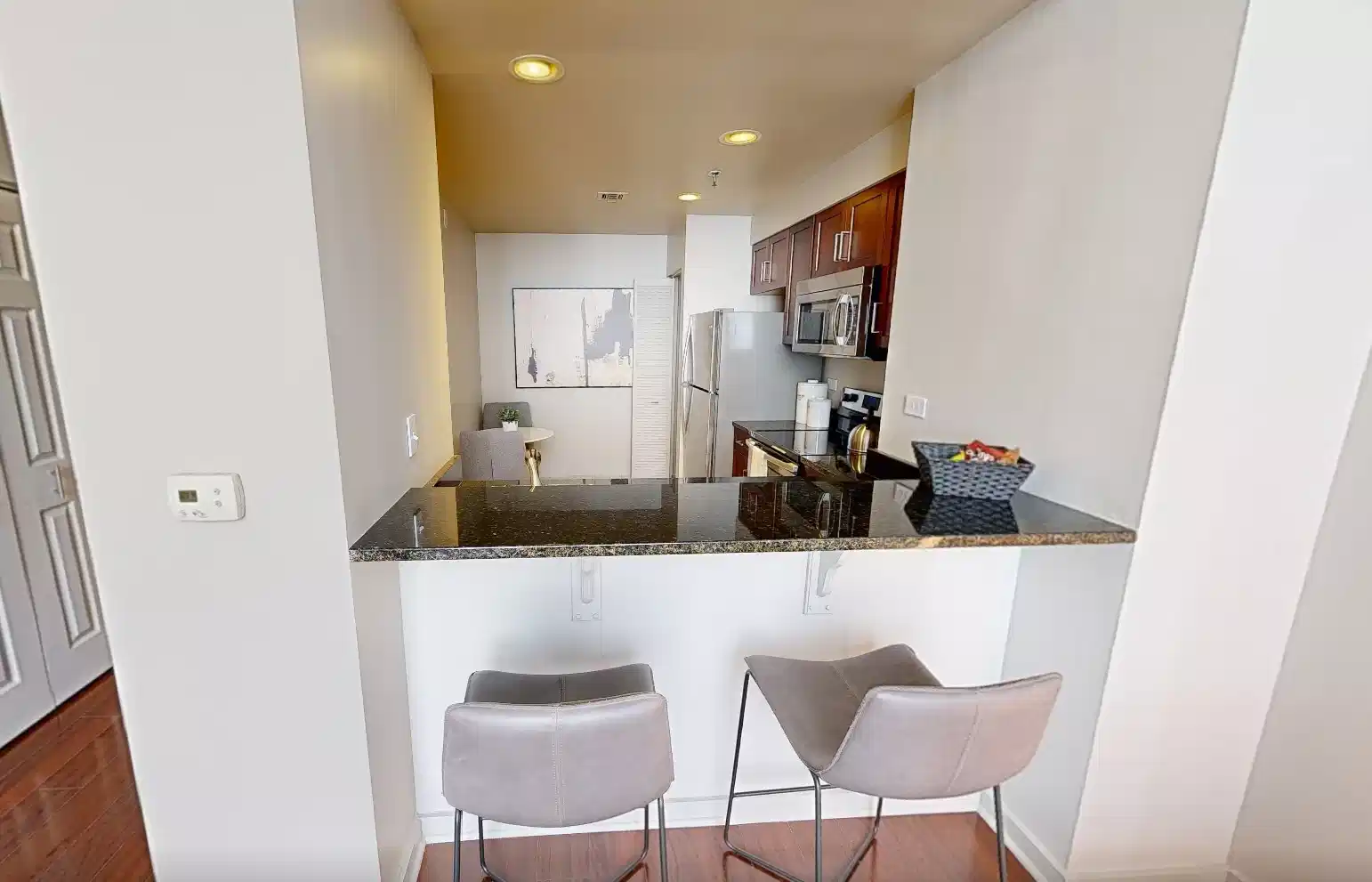 Exterior?w=400&h=260&fit=crop&q=40&auto=format&trim=auto