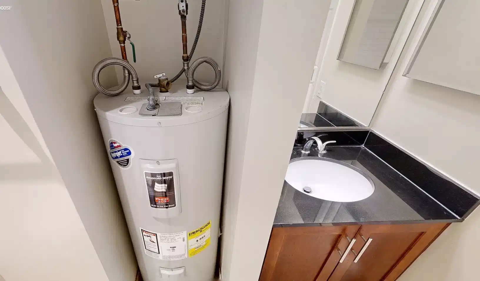 Exterior?w=400&h=260&fit=crop&q=40&auto=format&trim=auto