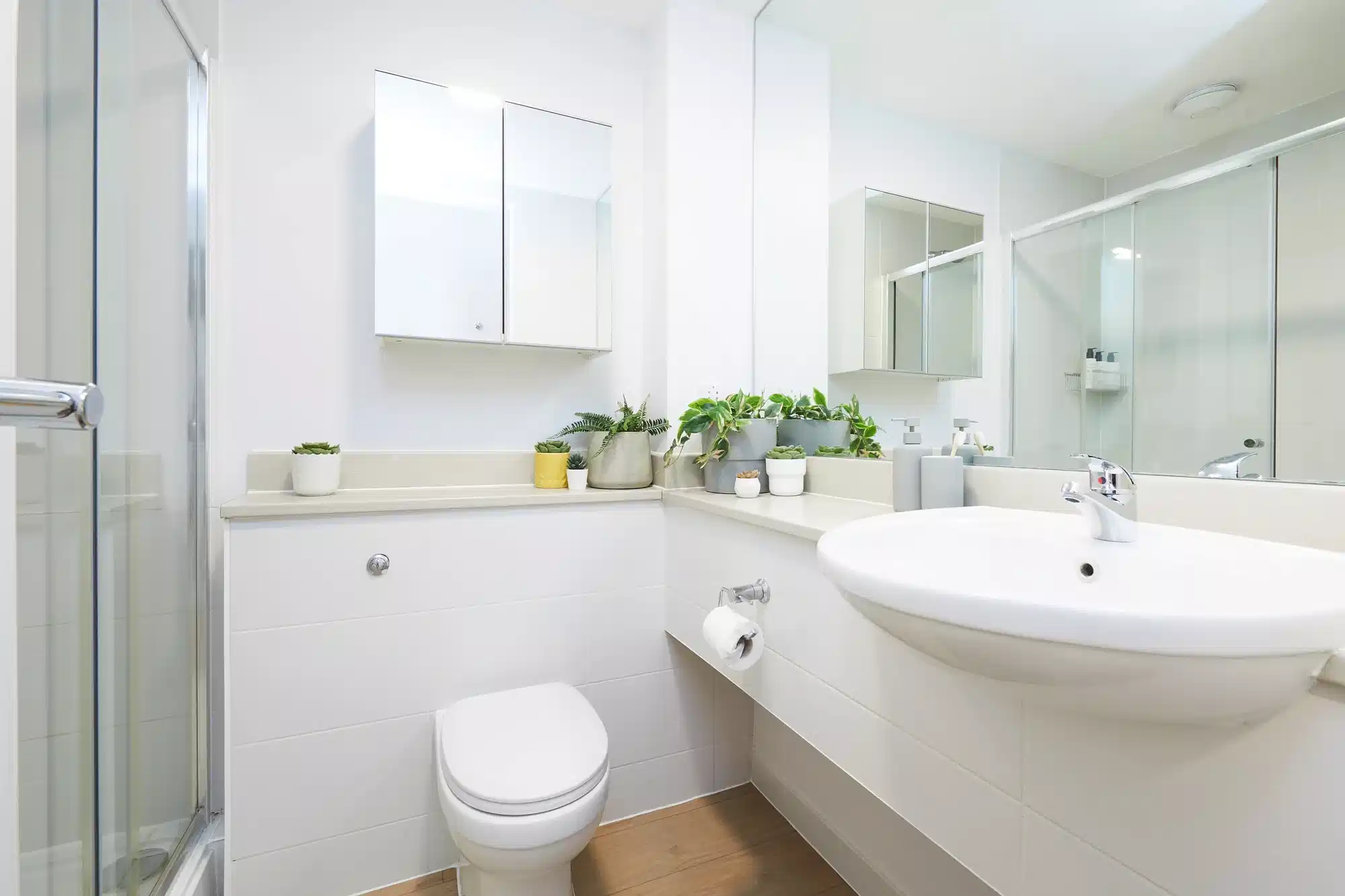 Exterior?w=400&h=260&fit=crop&q=40&auto=format&trim=auto