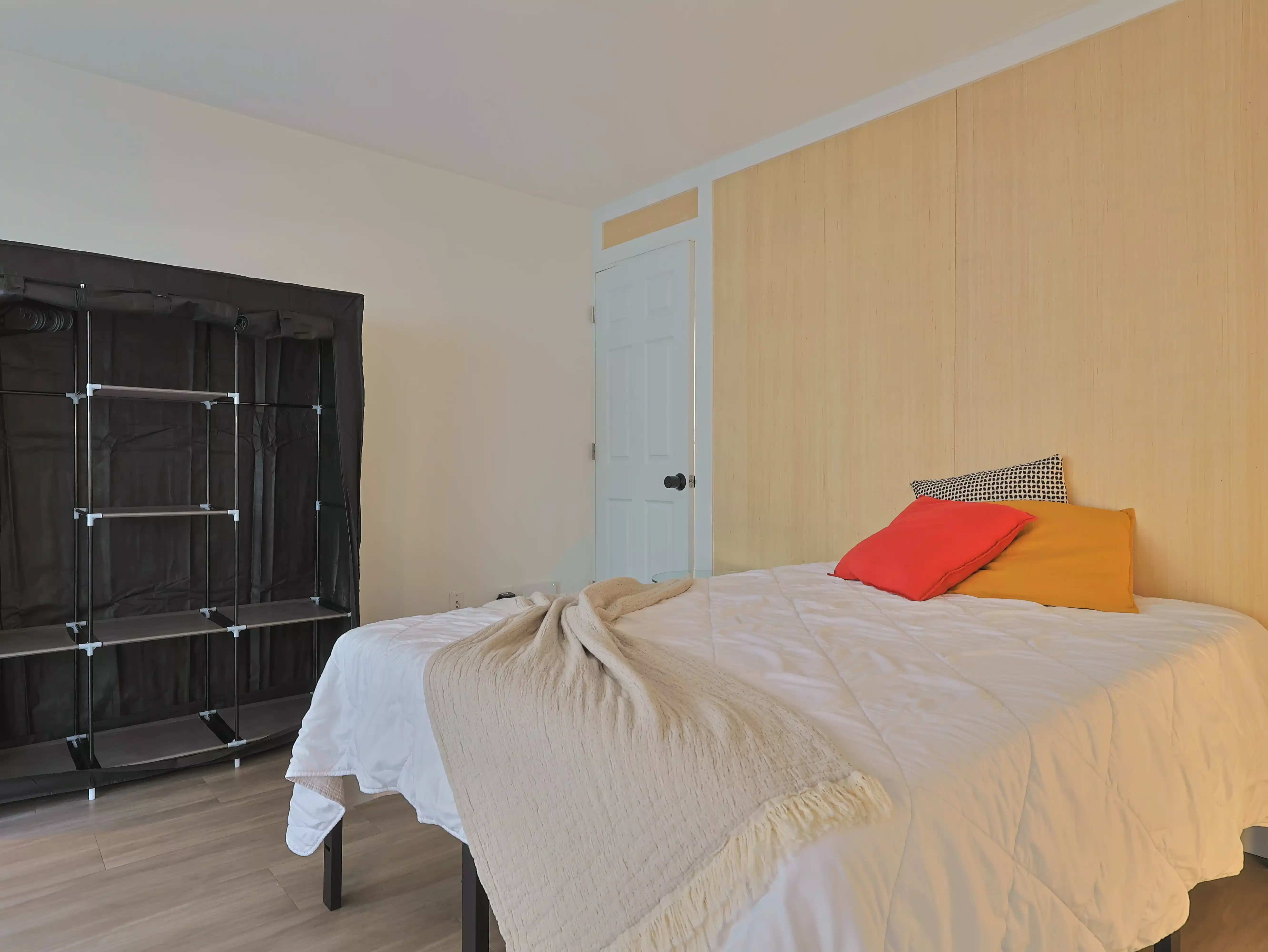 95 E 14th Ave, Vancouver - Vancouver, Canada - Flex Unit 201 (1 Bed 1 Bath) - Bedroom