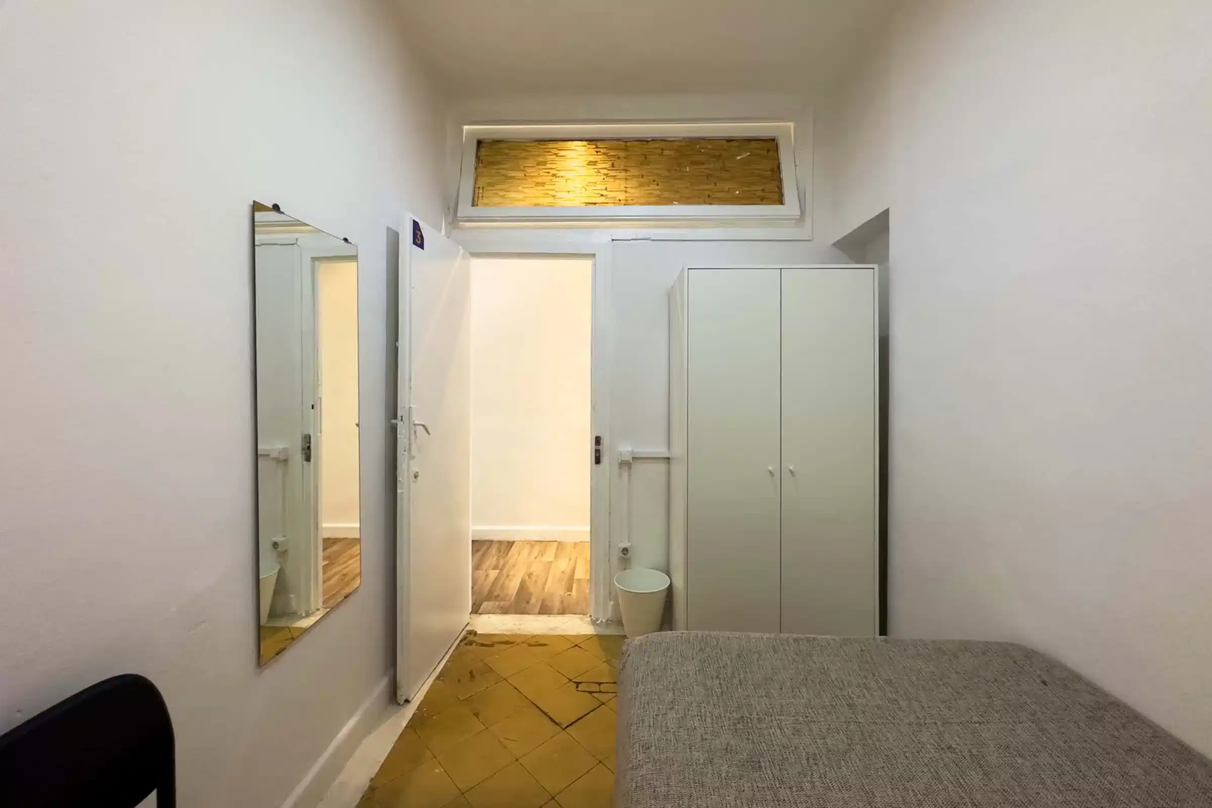 Habitación en Carrer Nou de la Rambla - R12-HAB3 - Barcelona, Spain - Private Room (8 Bed 1 Bath) - Bedroom