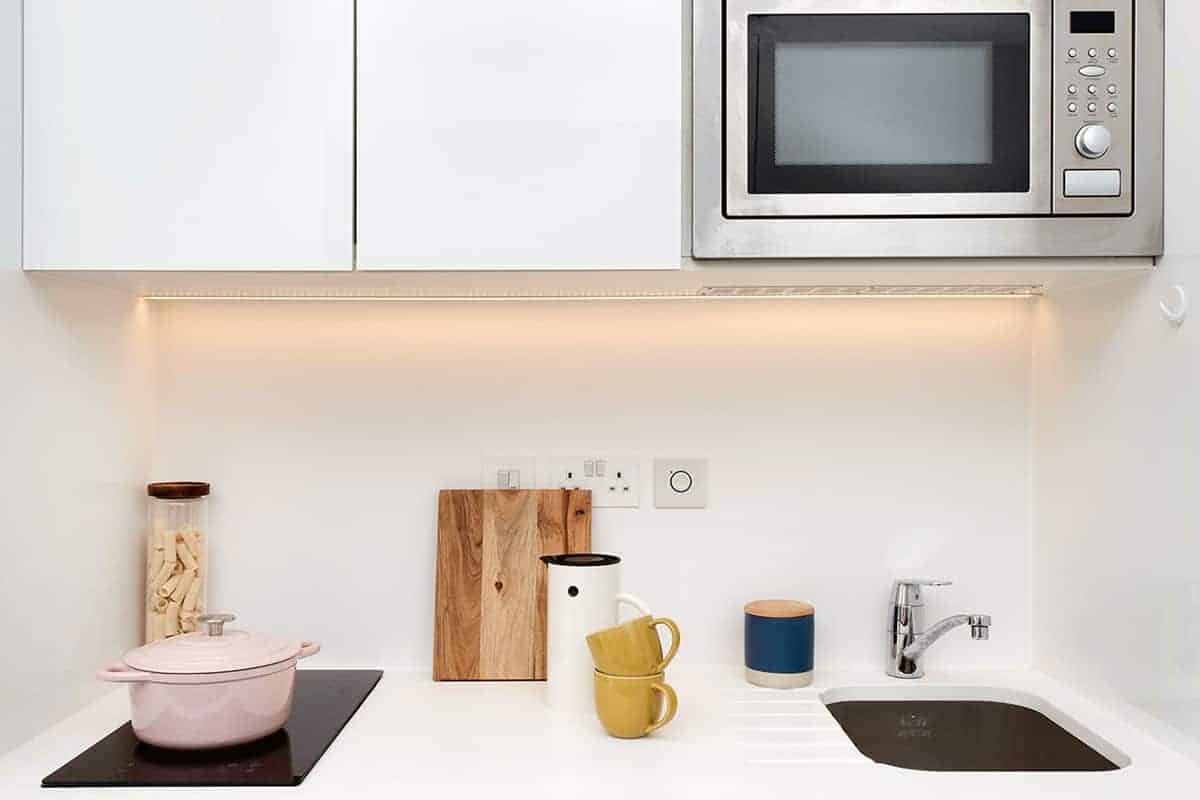 Common Area?w=400&h=260&fit=crop&q=40&auto=format&trim=auto