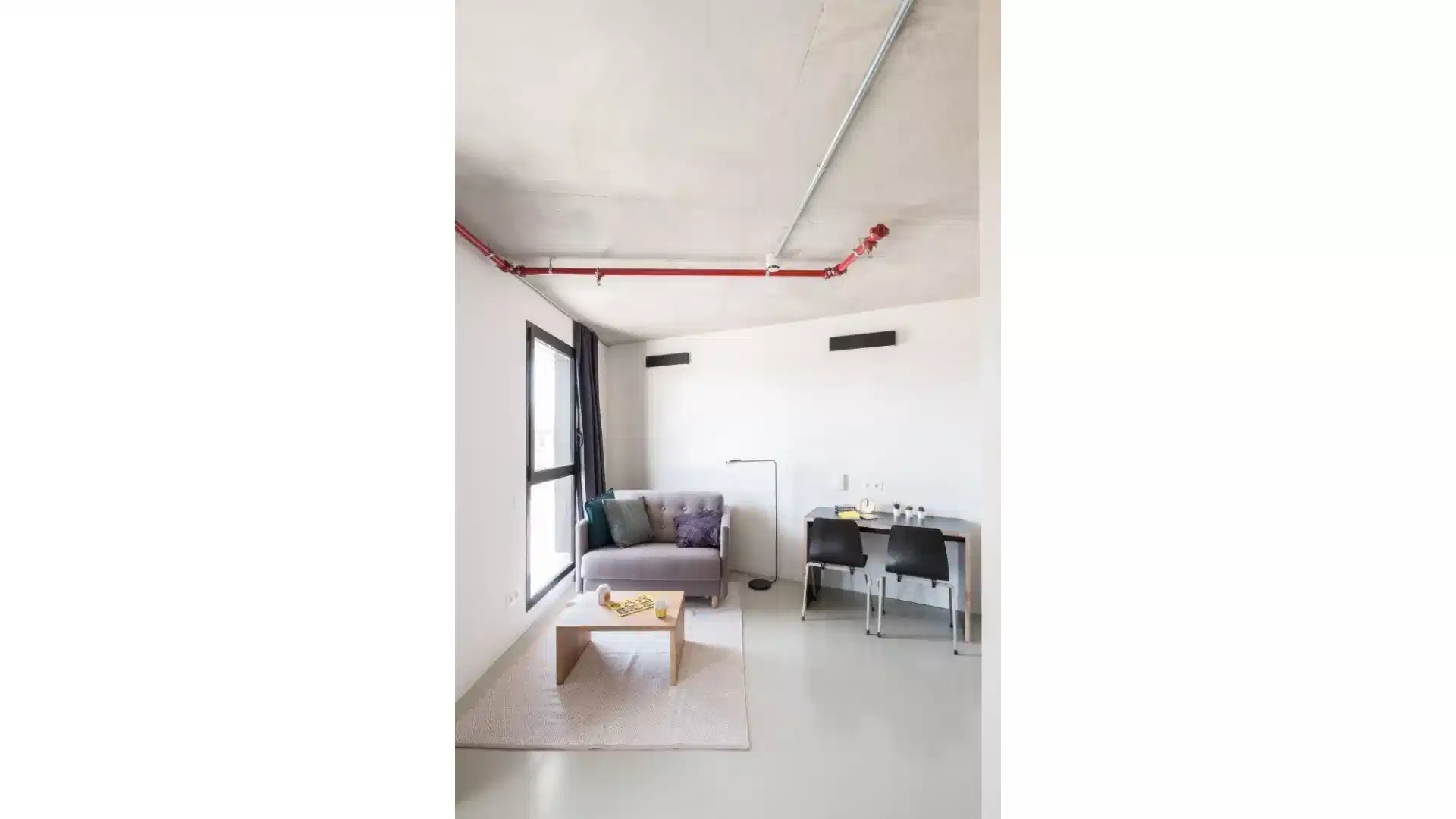 Amenities?w=400&h=260&fit=crop&q=40&auto=format&trim=auto