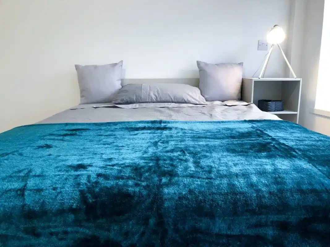 Amenities?w=400&h=260&fit=crop&q=40&auto=format&trim=auto