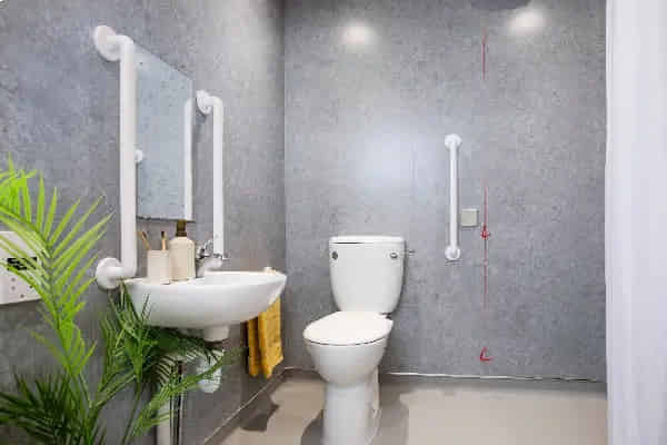 Common Area?w=400&h=260&fit=crop&q=40&auto=format&trim=auto