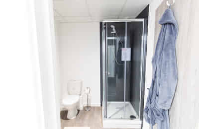 Kitchen?w=400&h=260&fit=crop&q=40&auto=format&trim=auto
