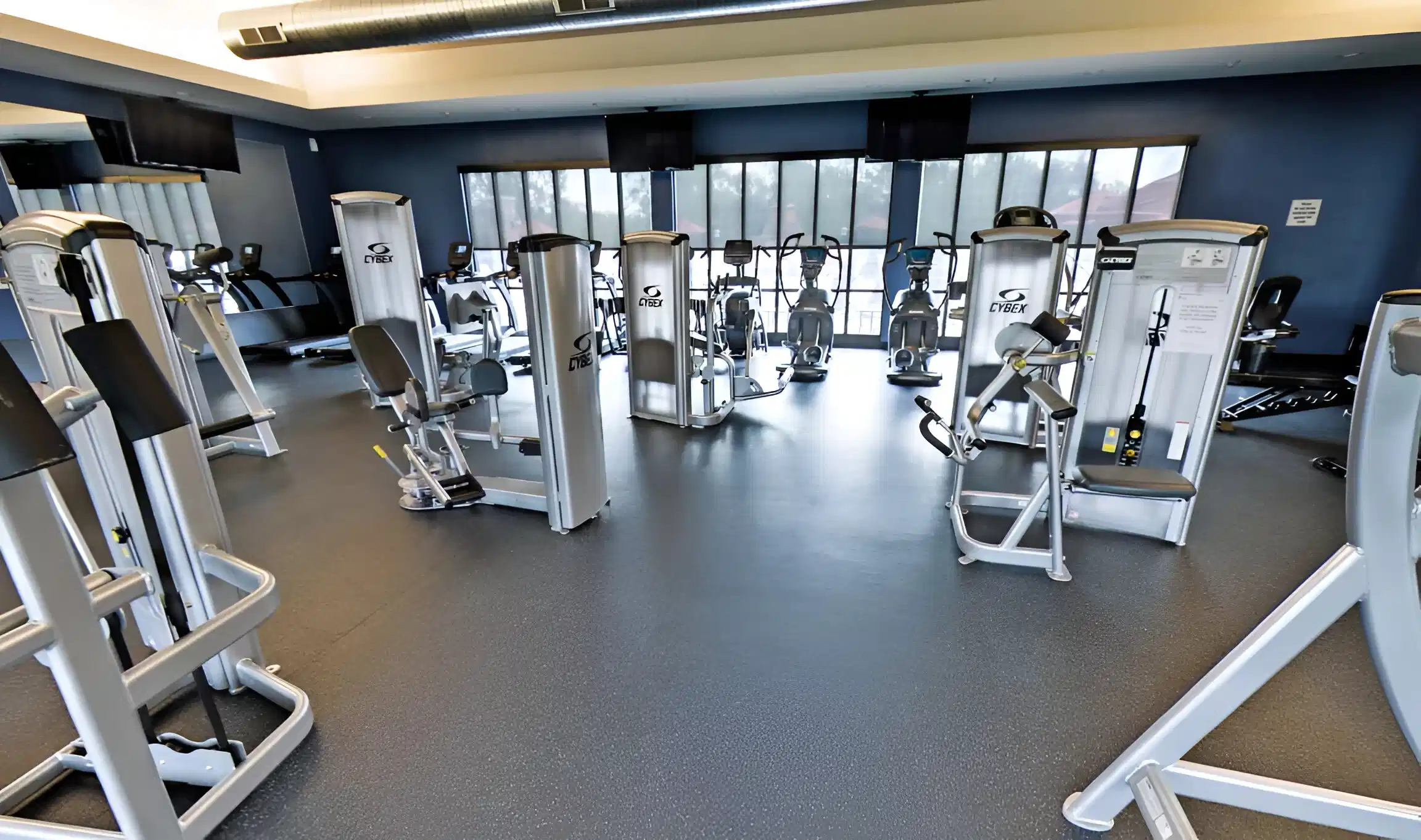 Exterior?w=400&h=260&fit=crop&q=40&auto=format&trim=auto