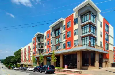 U Centre On College, Clemson - Clemson, South Carolina, United States - Kitchen