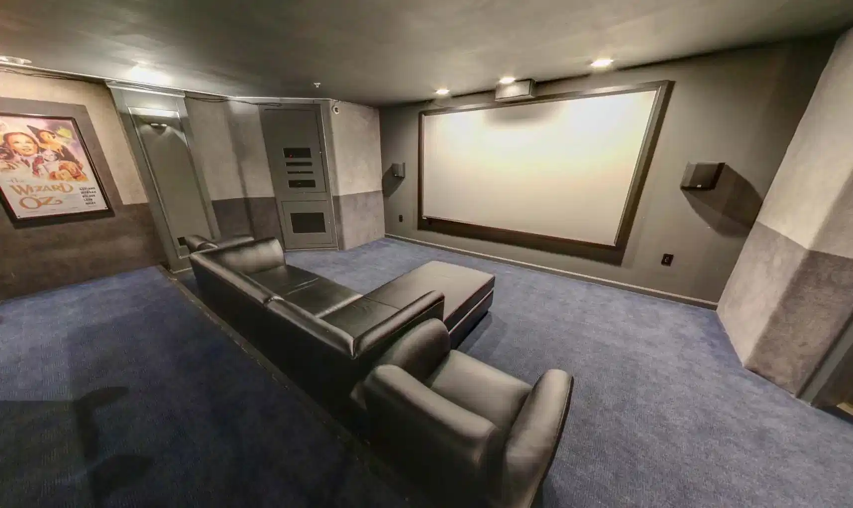 Exterior?w=400&h=260&fit=crop&q=40&auto=format&trim=auto