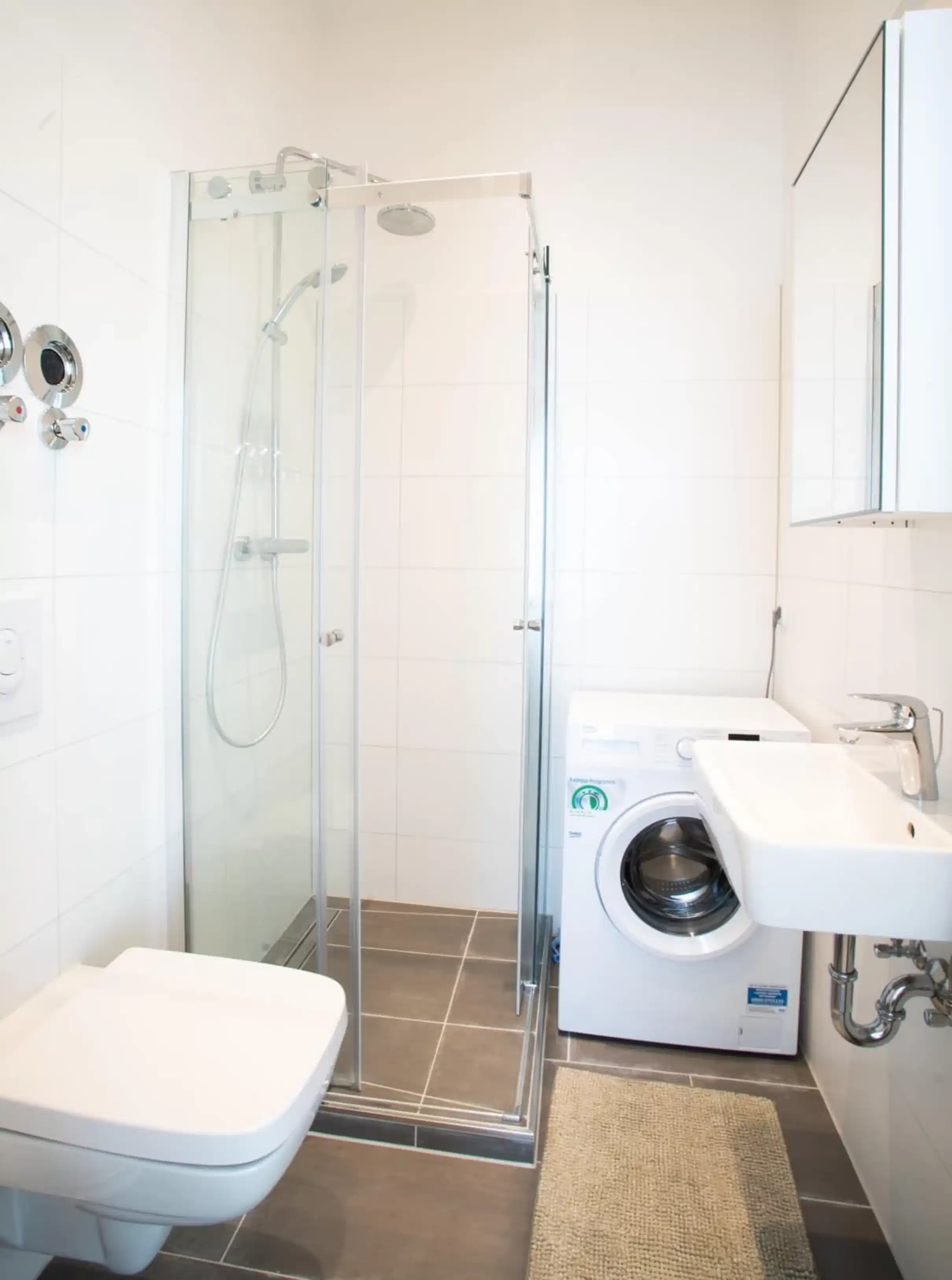 Landsberger Allee 16, Berlin - Berlin, Germany - Studio - Bathroom