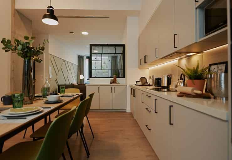 Amenities?w=400&h=260&fit=crop&q=40&auto=format&trim=auto