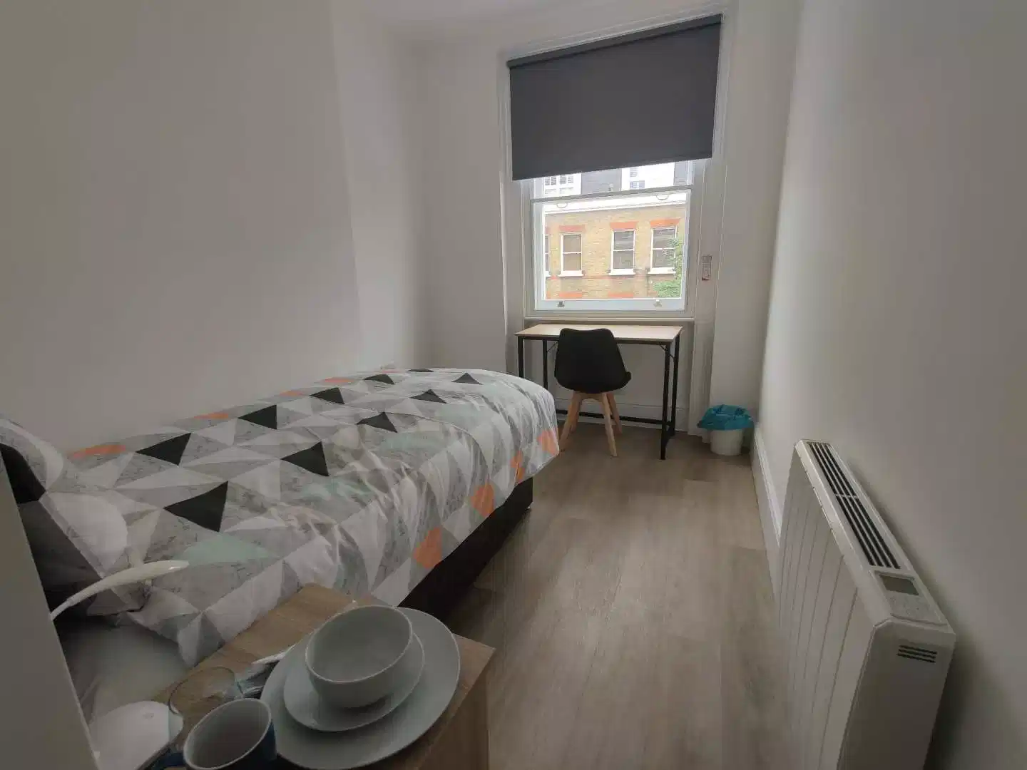 Kitchen?w=400&h=260&fit=crop&q=40&auto=format&trim=auto