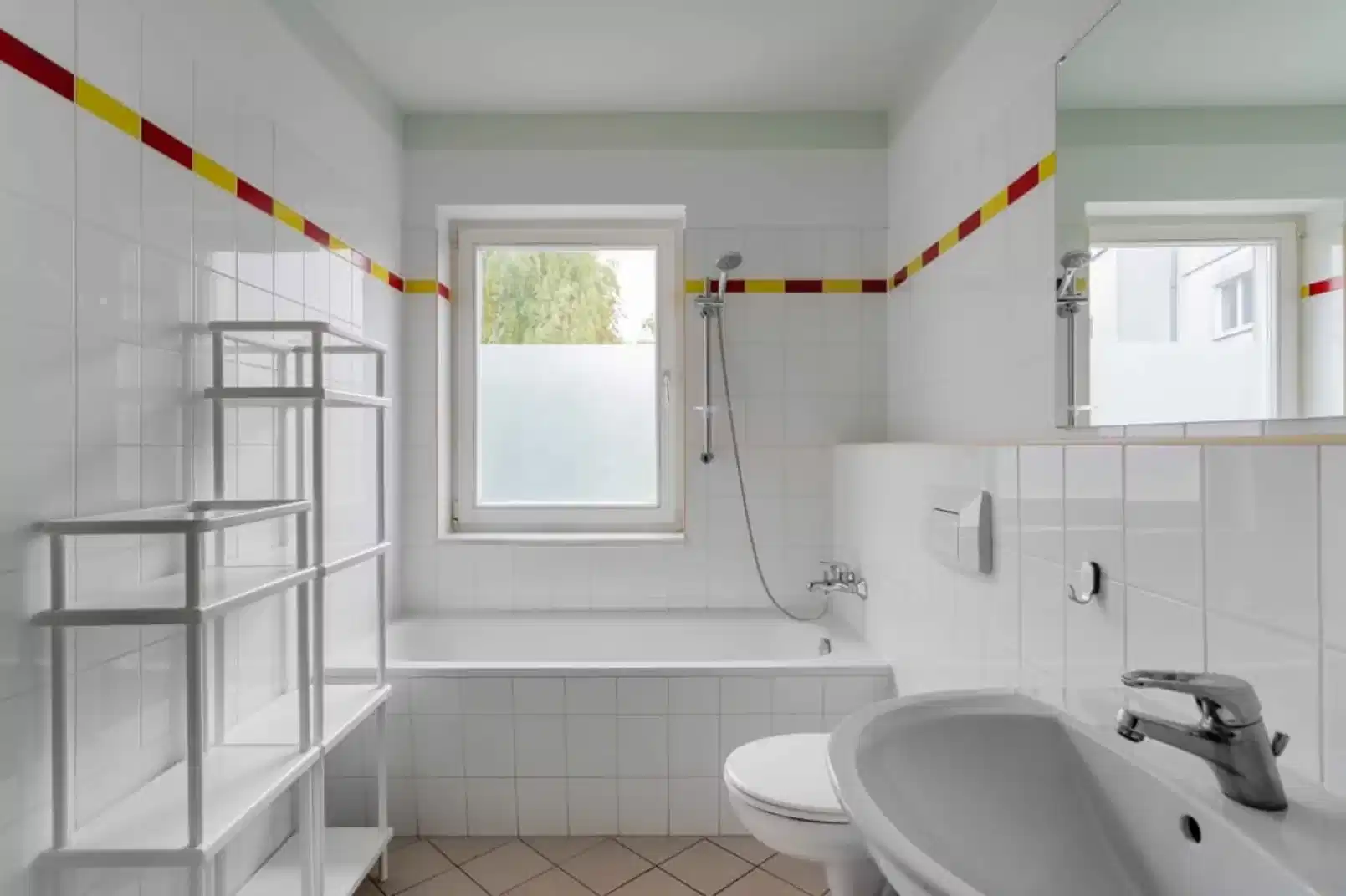 Private Room - Bathroom?w=400&h=260&fit=crop&q=40&auto=format&trim=auto