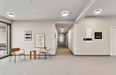 Common Area?w=400&h=260&fit=crop&q=40&auto=format&trim=auto