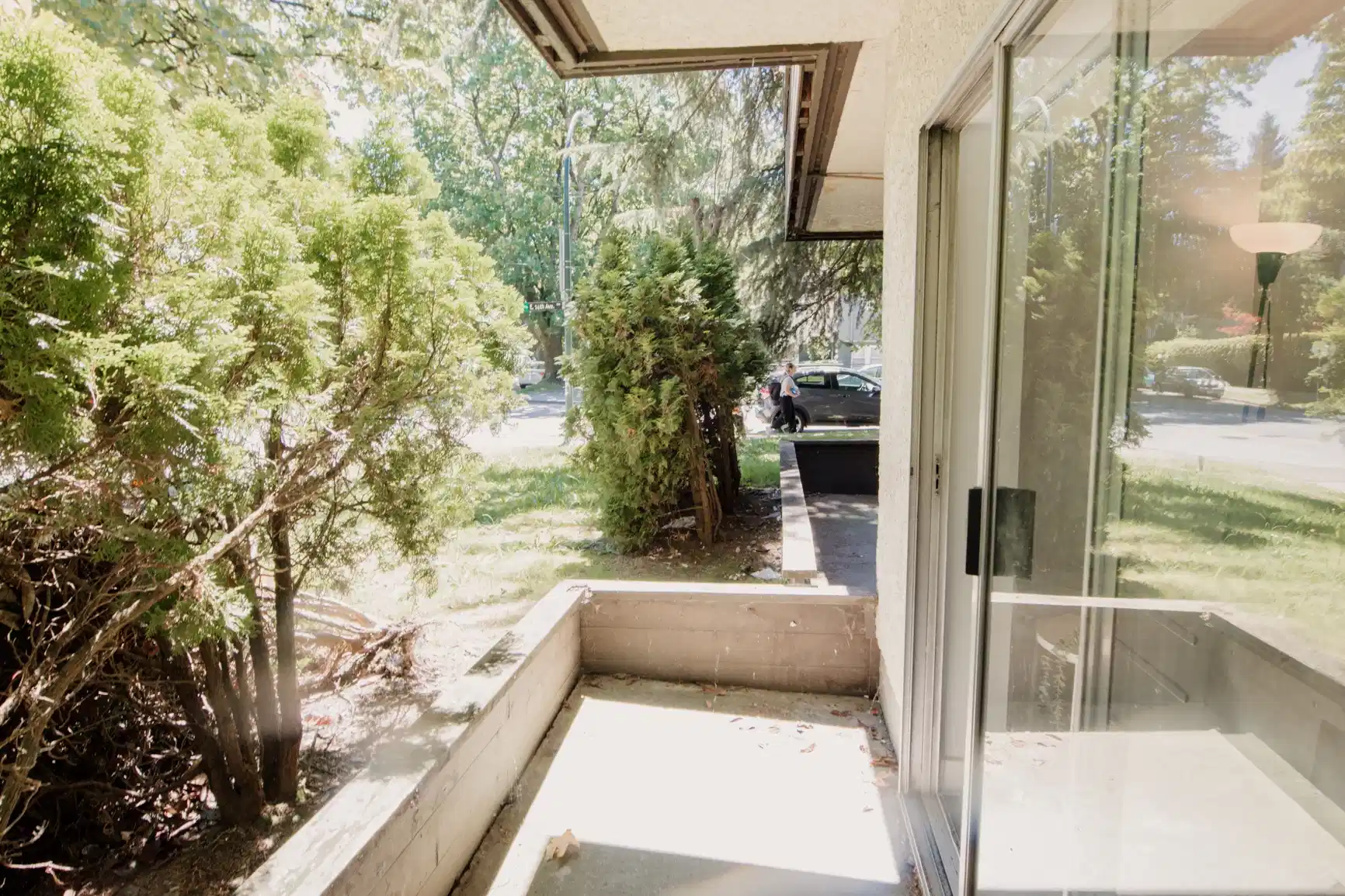 Unit 307 (1 Bed 1 Bath ) - Exterior?w=400&h=260&fit=crop&q=40&auto=format&trim=auto