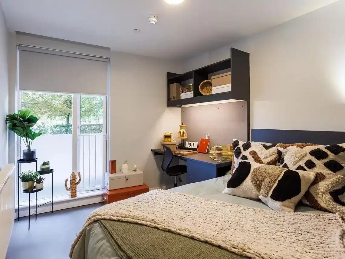 10 Bed Ensuite Plus