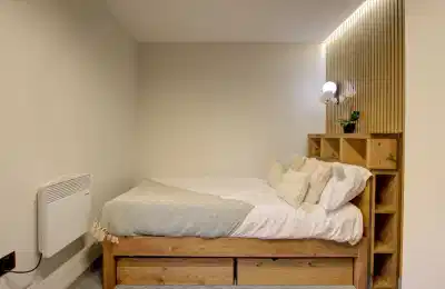 Common Area?w=400&h=260&fit=crop&q=40&auto=format&trim=auto