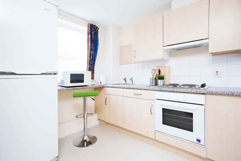 Amenities?w=400&h=260&fit=crop&q=40&auto=format&trim=auto