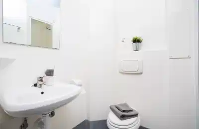 Amenities?w=400&h=260&fit=crop&q=40&auto=format&trim=auto