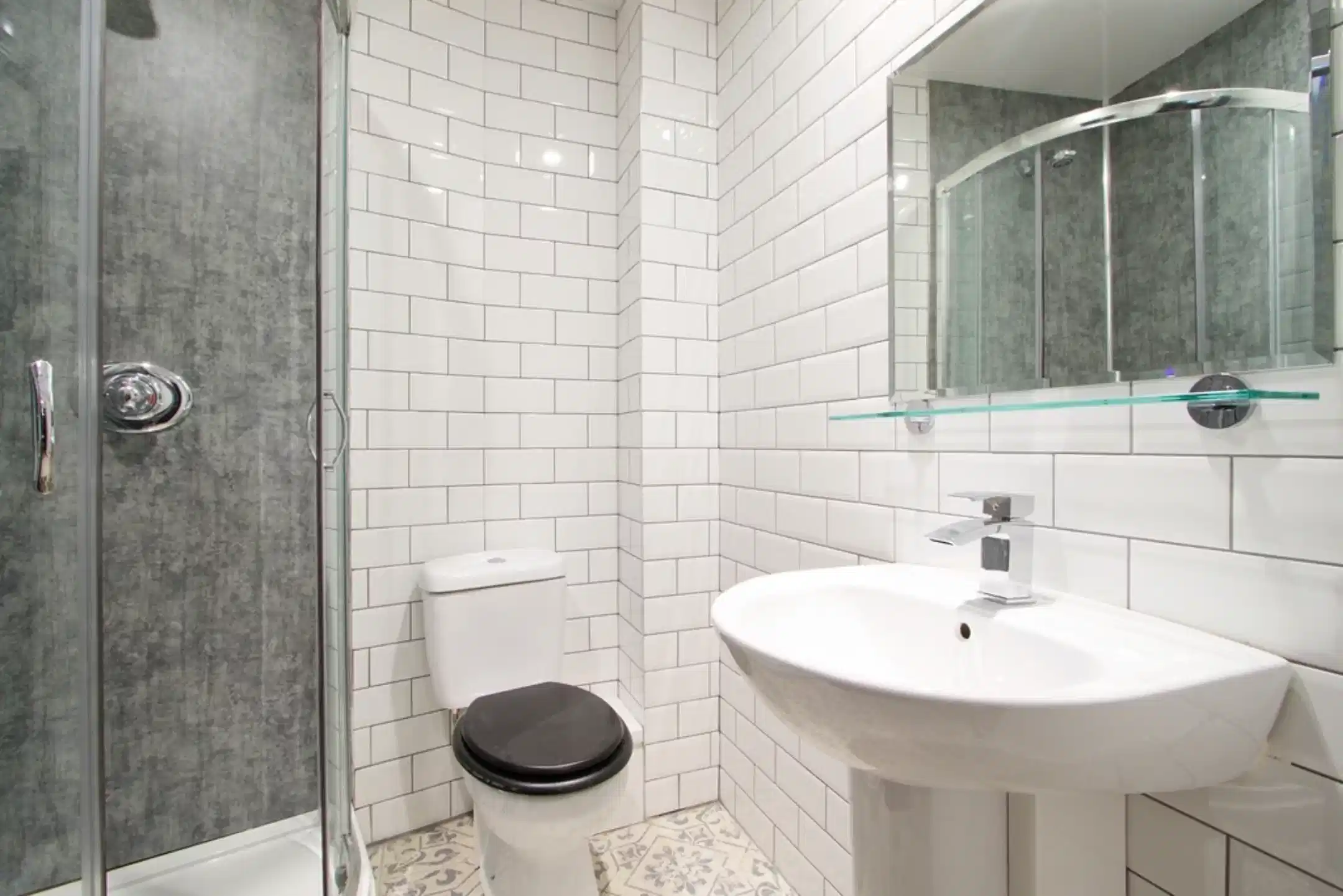 Room in a 1 Bedroom Apartment, Park View, Nottingham NG1 4GR (Flat S) - Nottingham, England, United Kingdom - Bedroom 1 - Bathroom