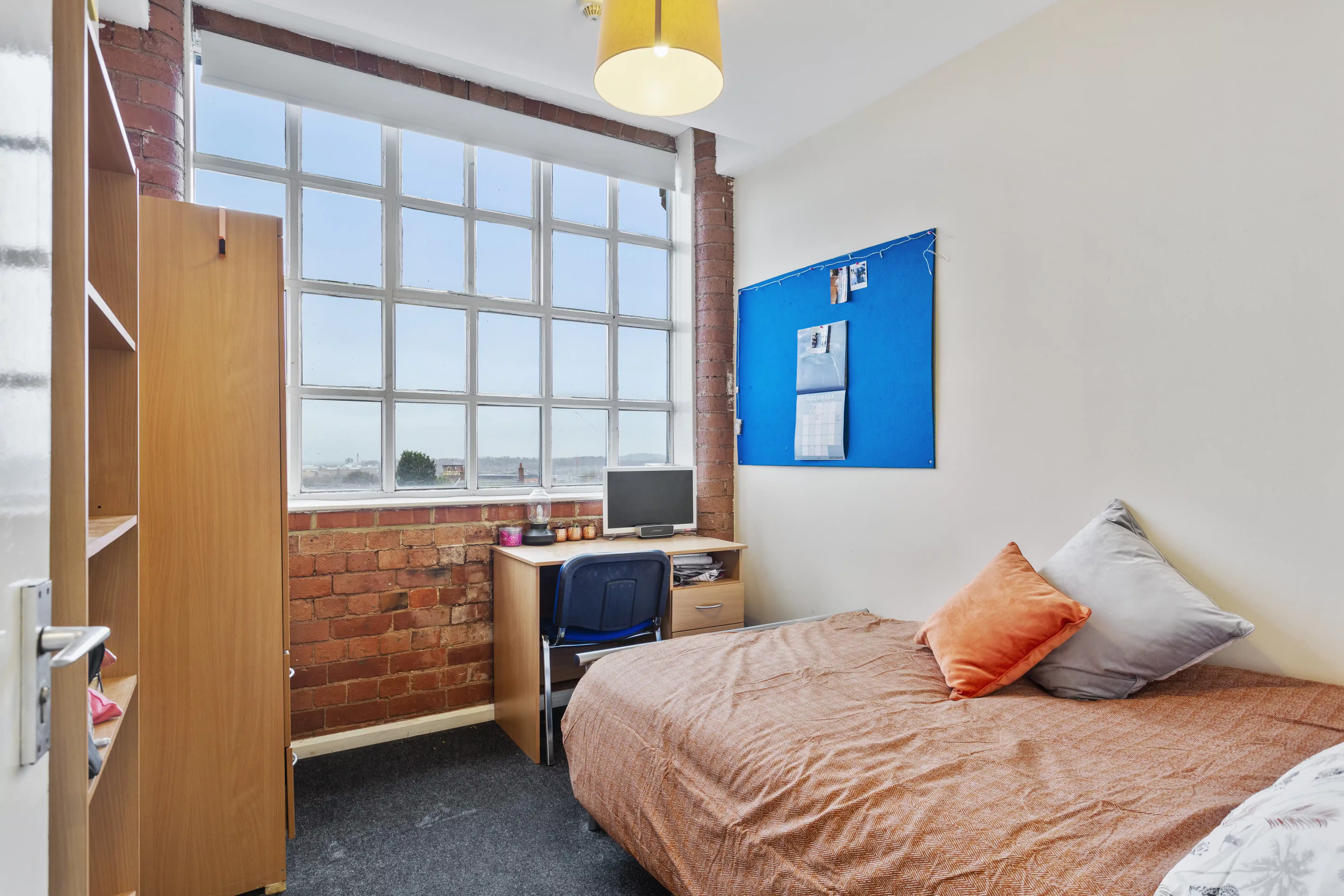 Common Area?w=400&h=260&fit=crop&q=40&auto=format&trim=auto