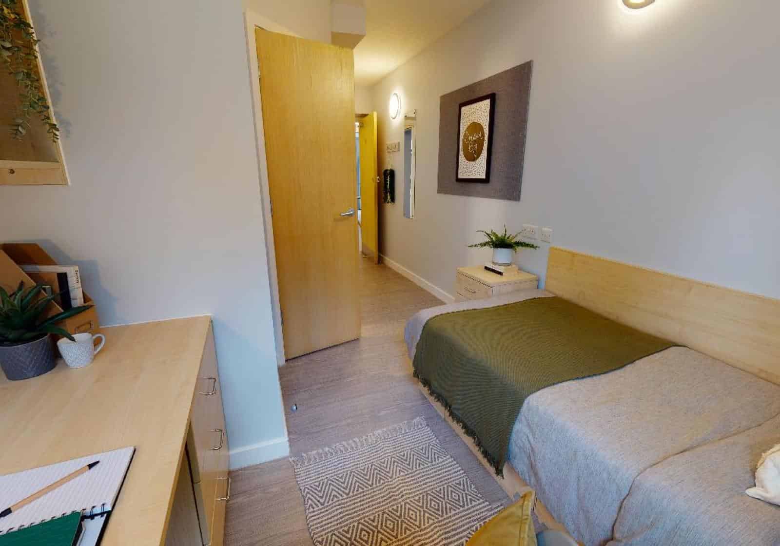 Bronze En Suite Plus