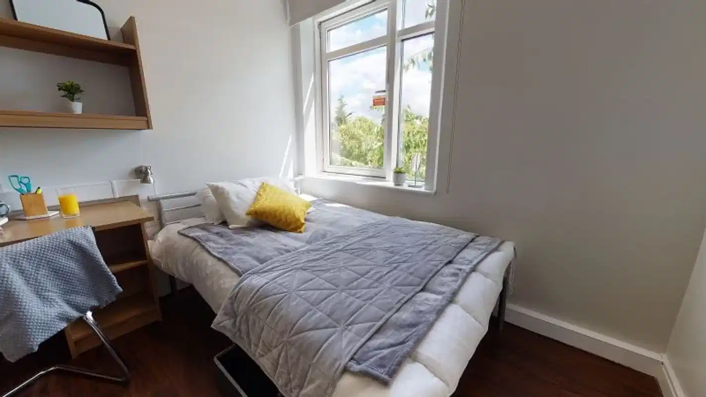Silver En Suite