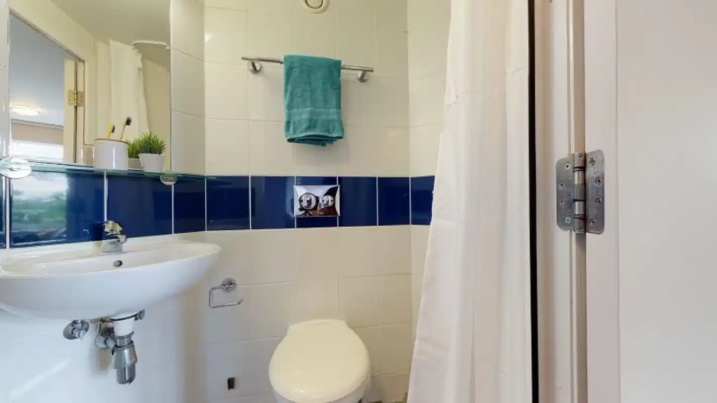 Amenities?w=400&h=260&fit=crop&q=40&auto=format&trim=auto