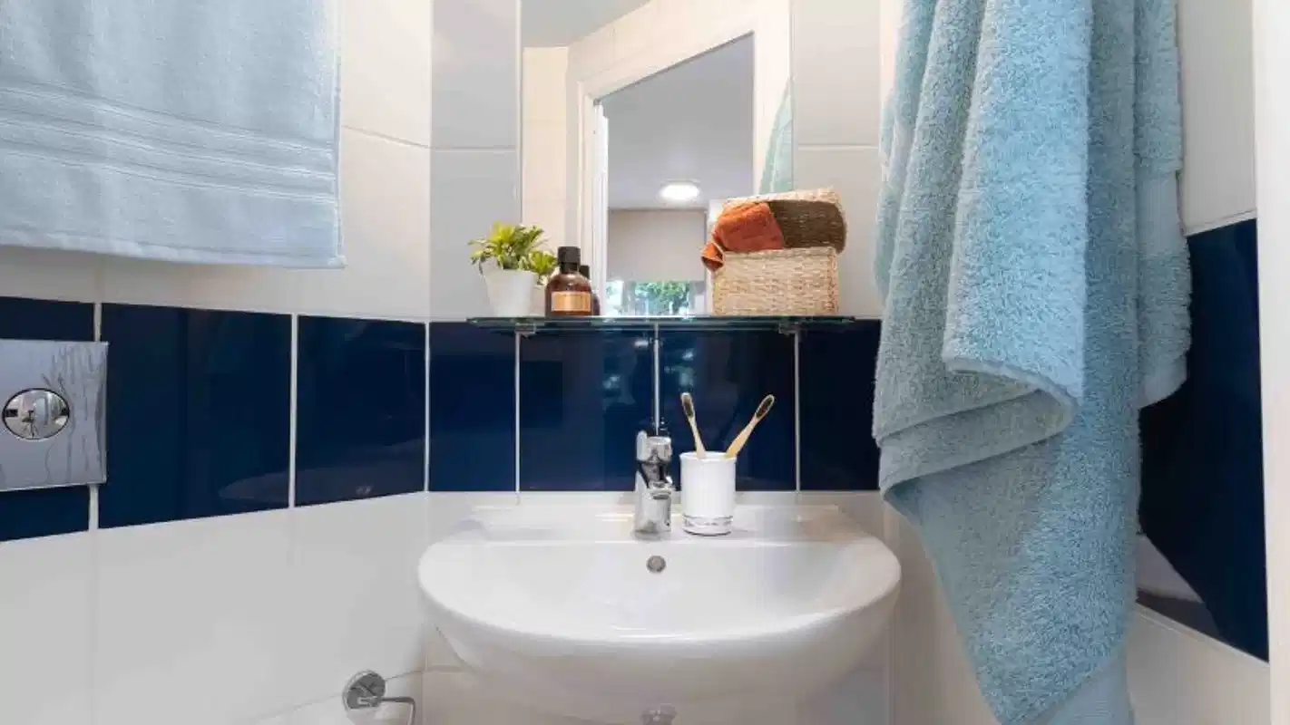 Amenities?w=400&h=260&fit=crop&q=40&auto=format&trim=auto