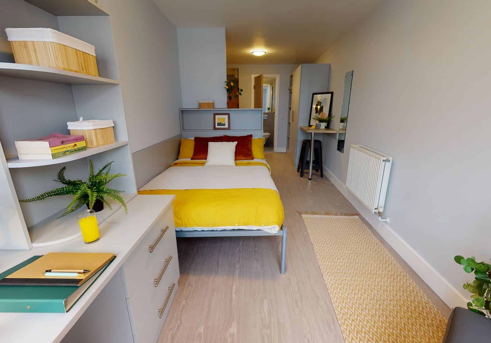 Amenities?w=400&h=260&fit=crop&q=40&auto=format&trim=auto