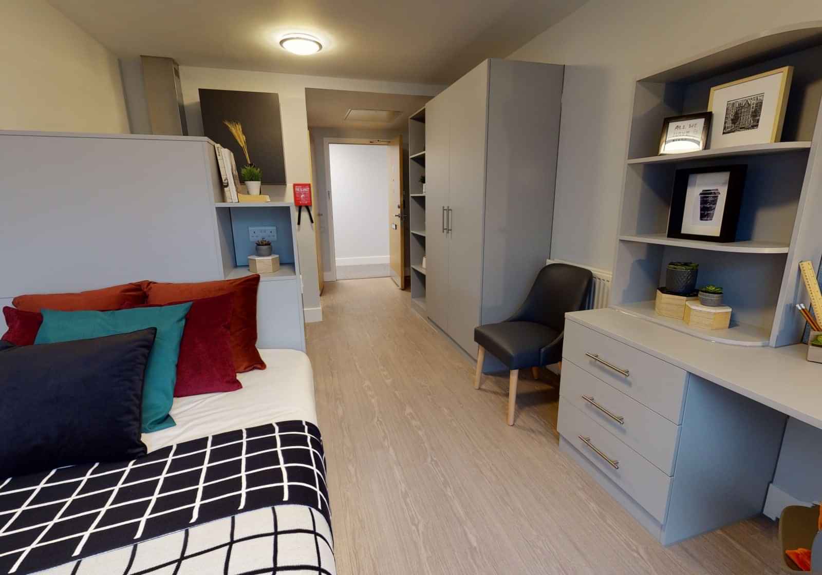 Amenities?w=400&h=260&fit=crop&q=40&auto=format&trim=auto