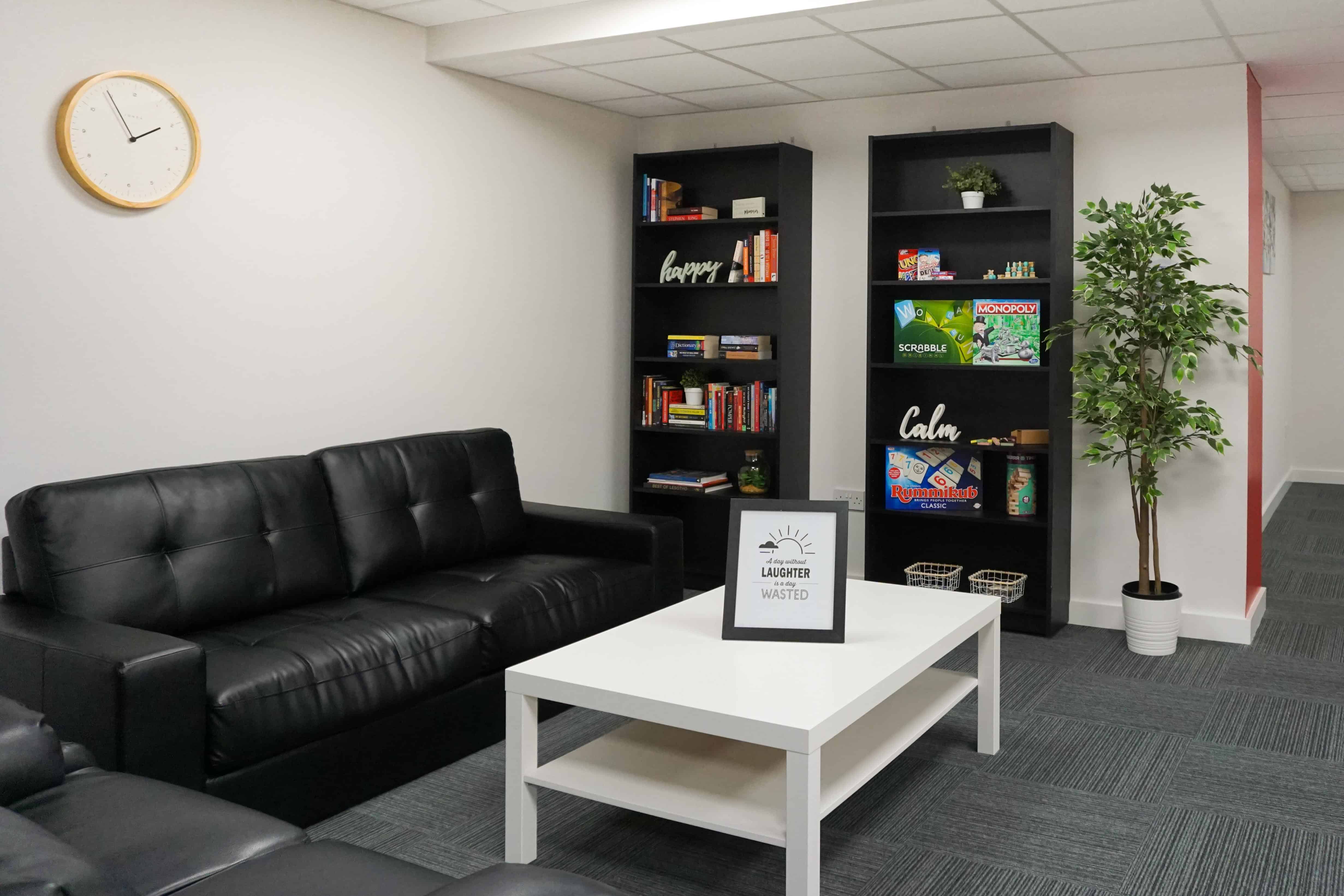 Swuite Dublin - Dublin, Ireland - Entertainment Lounge (3)